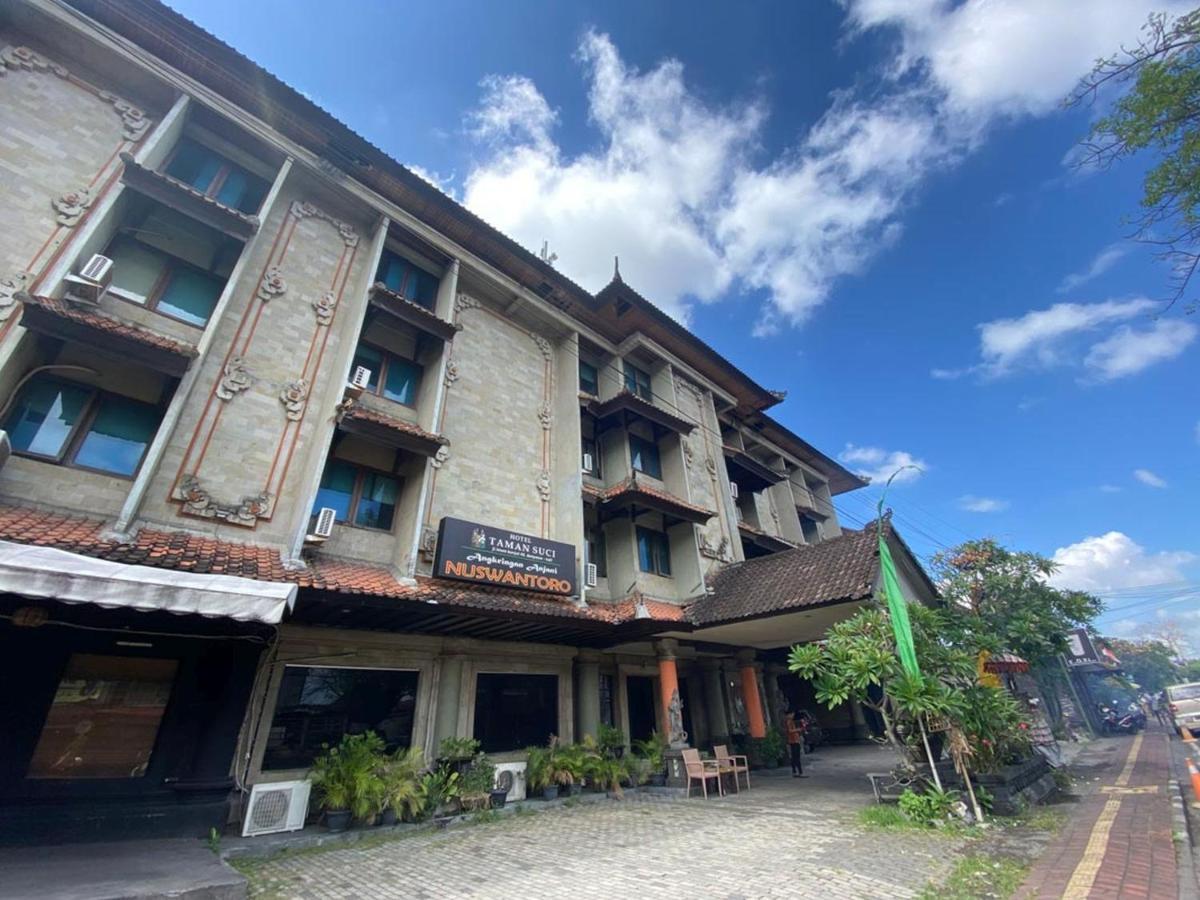 Urbanview Hotel Taman Suci Денпасар Екстериор снимка