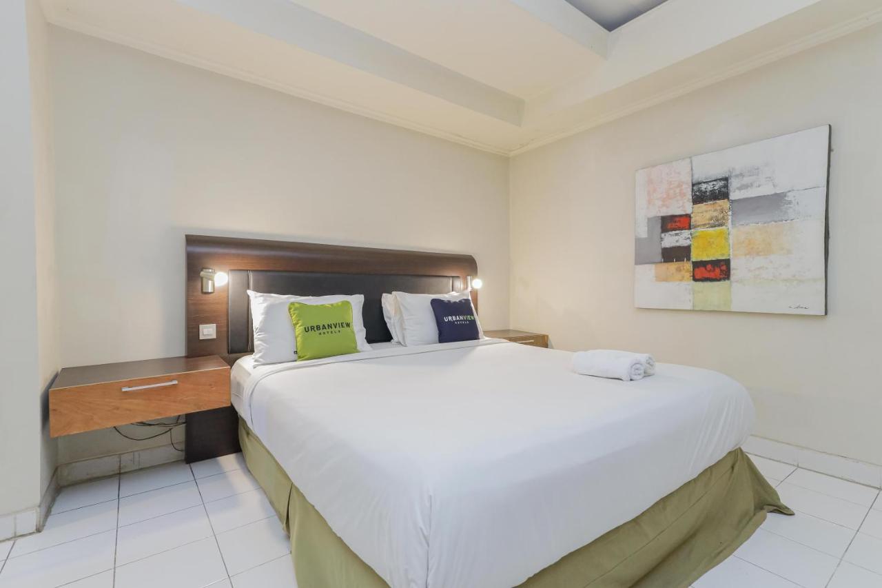 Urbanview Hotel Taman Suci Денпасар Екстериор снимка