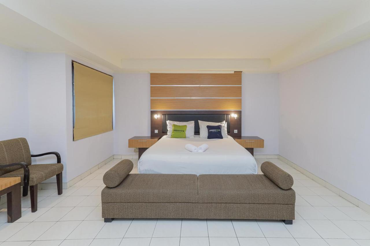 Urbanview Hotel Taman Suci Денпасар Екстериор снимка