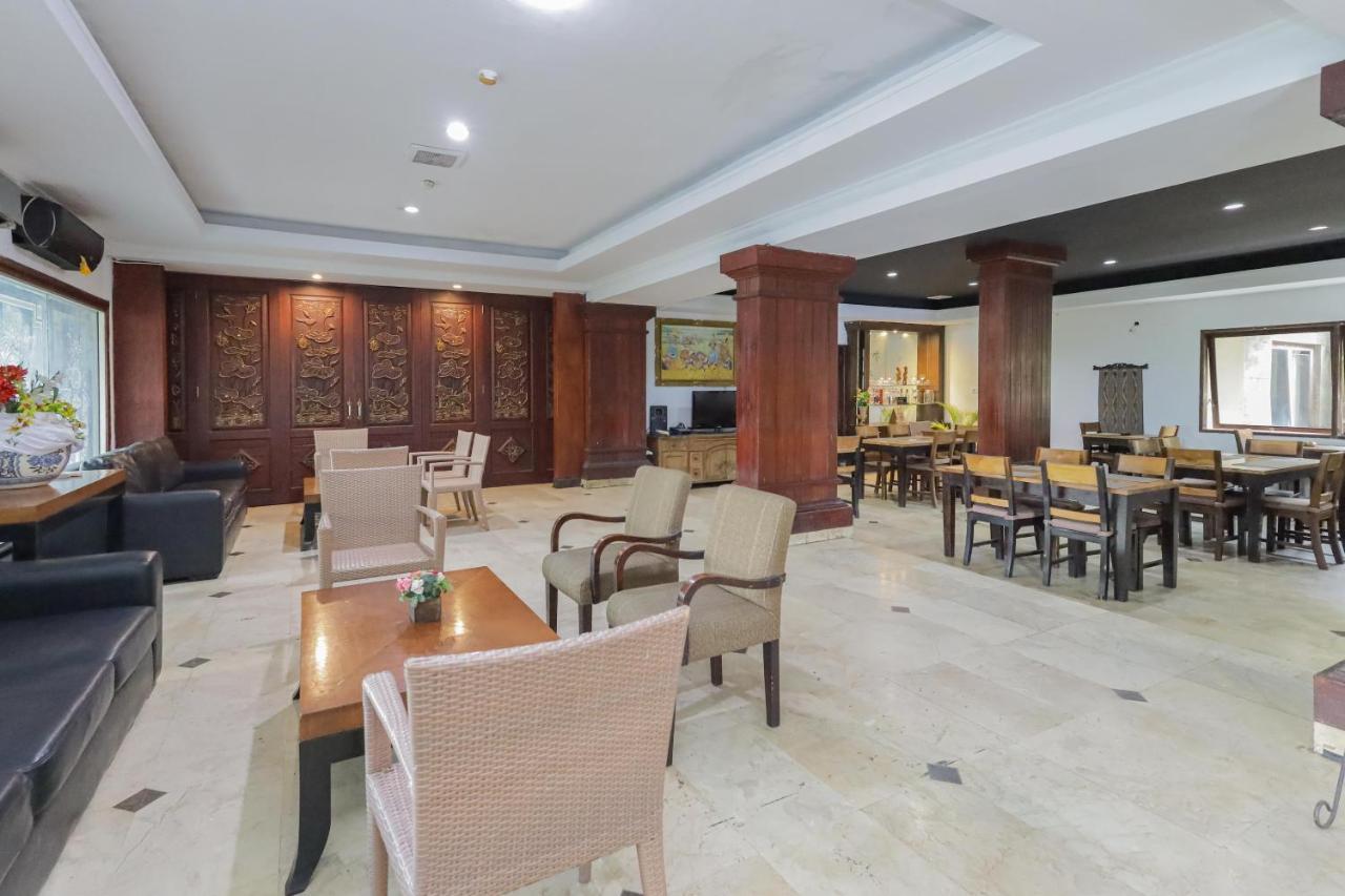 Urbanview Hotel Taman Suci Денпасар Екстериор снимка