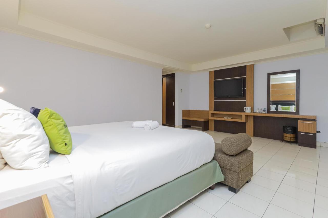 Urbanview Hotel Taman Suci Денпасар Екстериор снимка