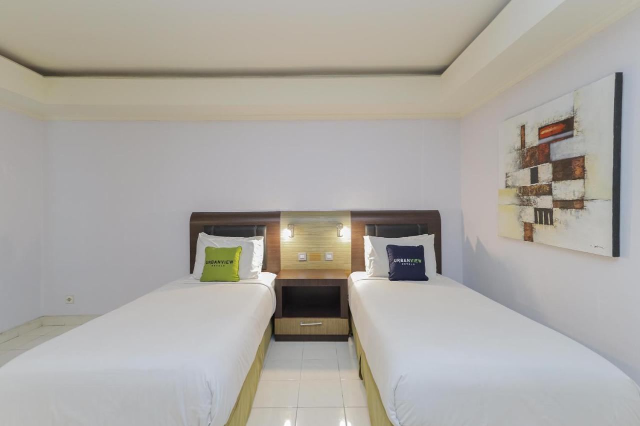 Urbanview Hotel Taman Suci Денпасар Екстериор снимка