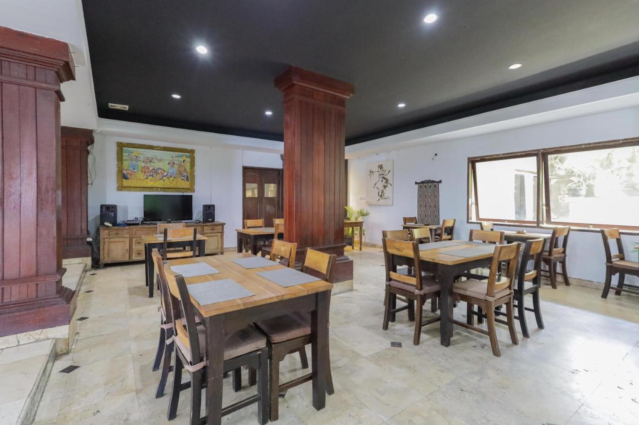 Urbanview Hotel Taman Suci Денпасар Екстериор снимка