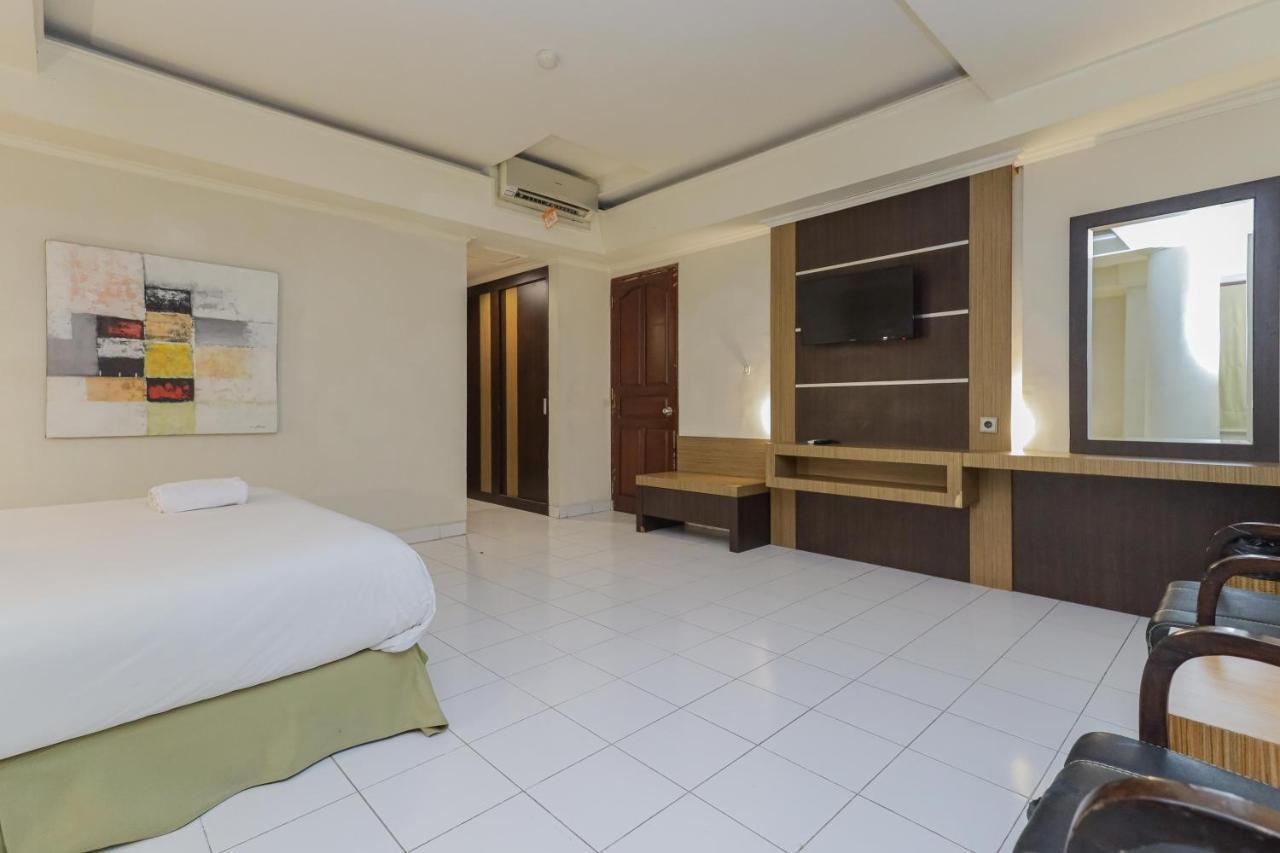 Urbanview Hotel Taman Suci Денпасар Екстериор снимка