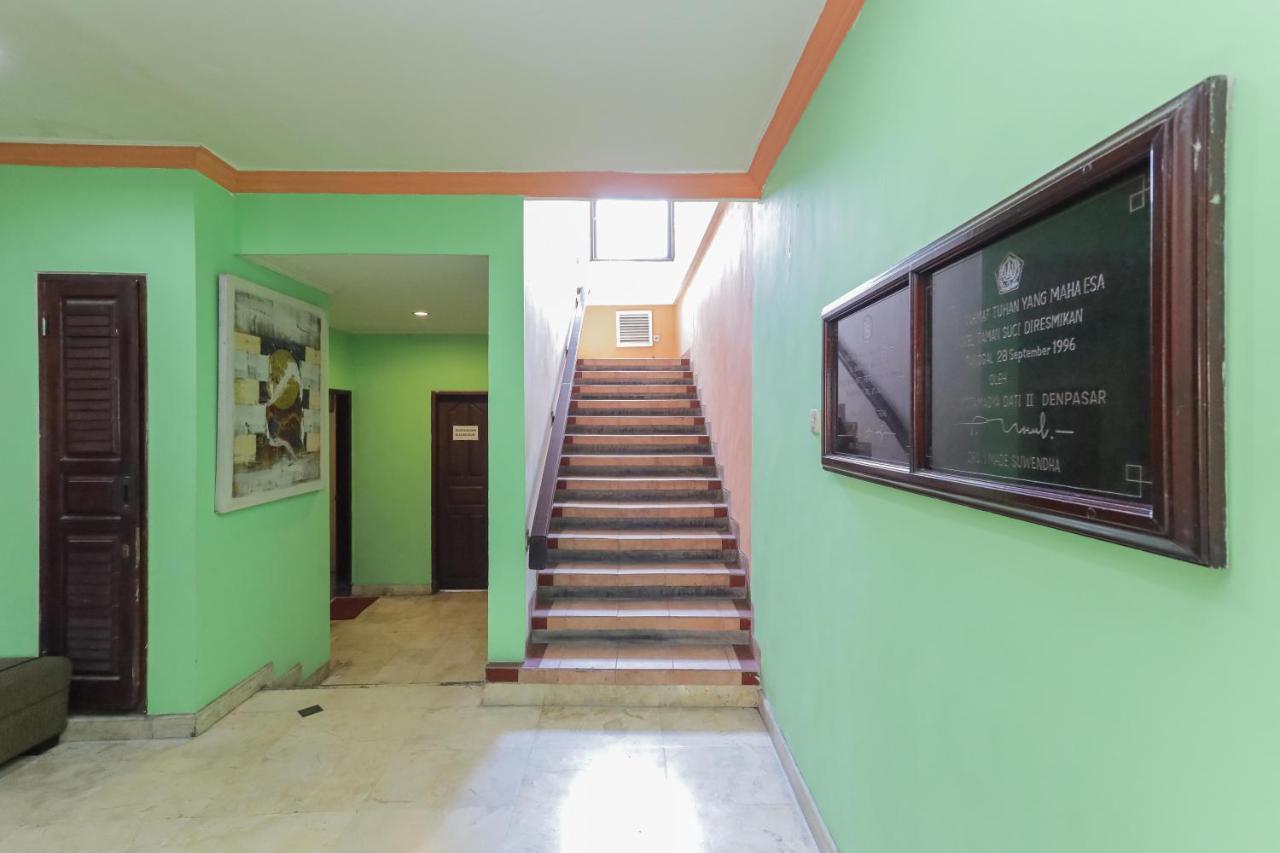 Urbanview Hotel Taman Suci Денпасар Екстериор снимка