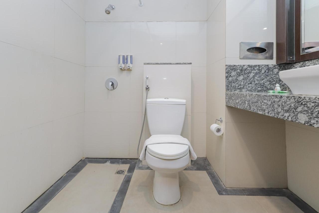 Urbanview Hotel Taman Suci Денпасар Екстериор снимка