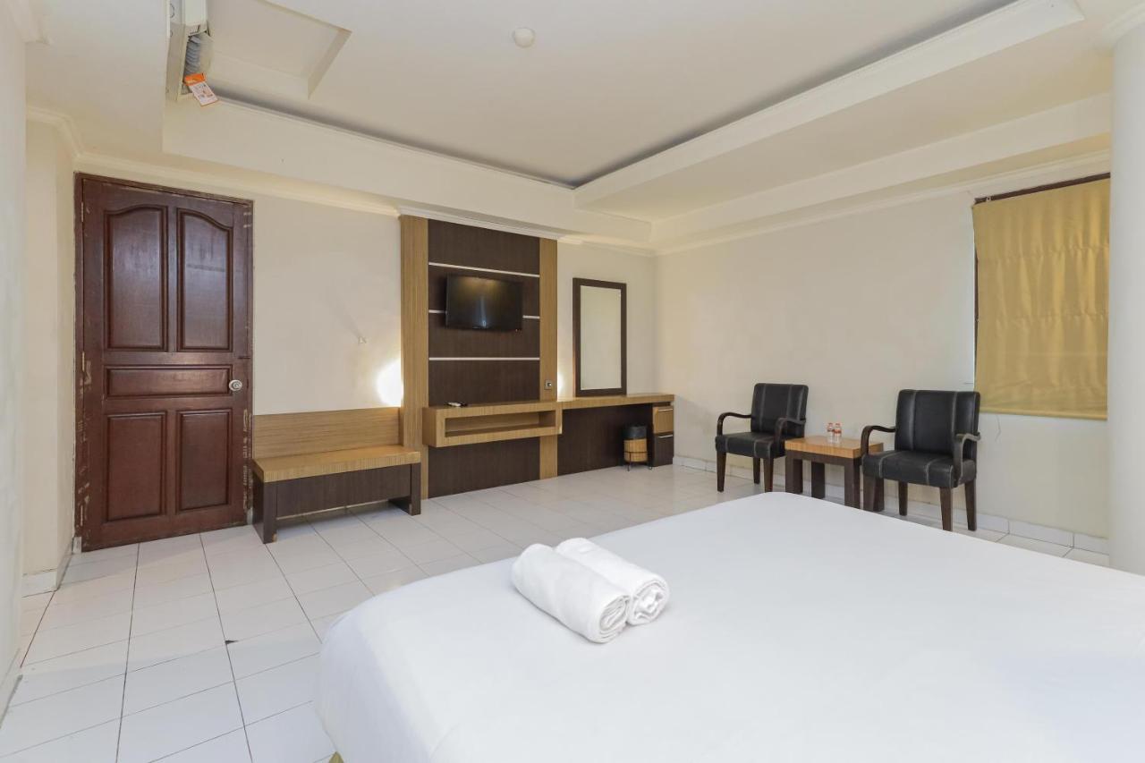 Urbanview Hotel Taman Suci Денпасар Екстериор снимка