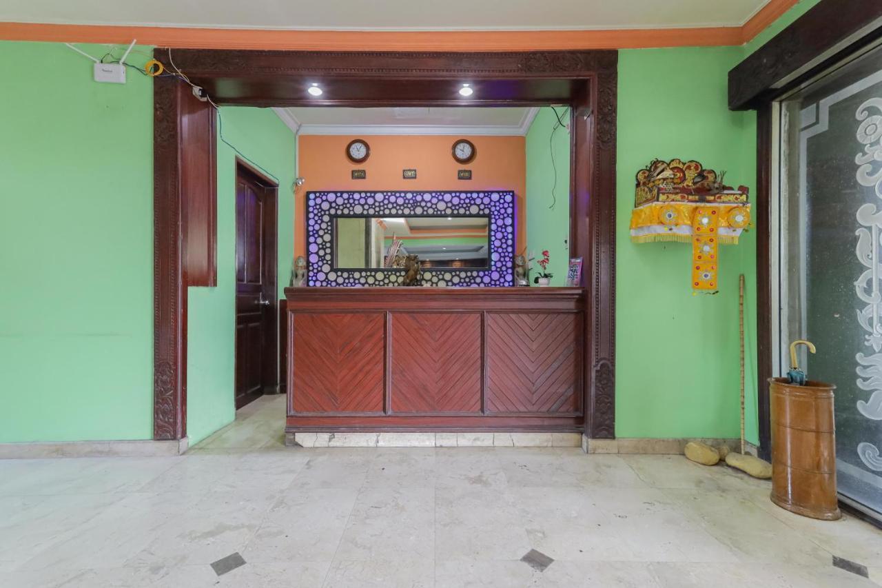 Urbanview Hotel Taman Suci Денпасар Екстериор снимка