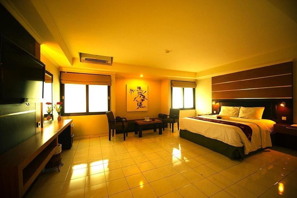Urbanview Hotel Taman Suci Денпасар Екстериор снимка