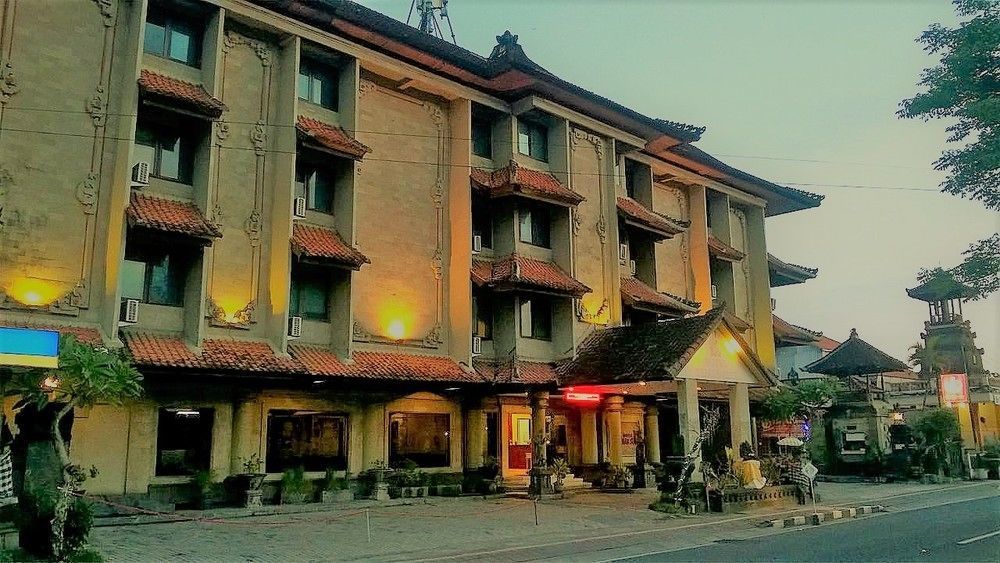 Urbanview Hotel Taman Suci Денпасар Екстериор снимка